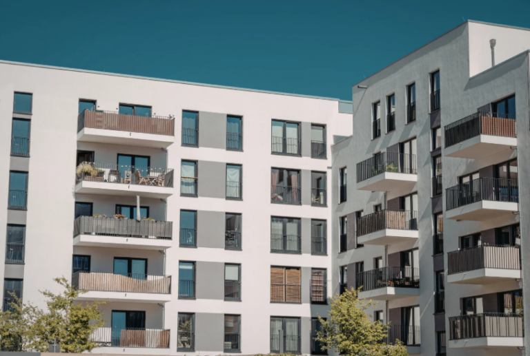 Comunidades de vecinos en España: guía legal completa